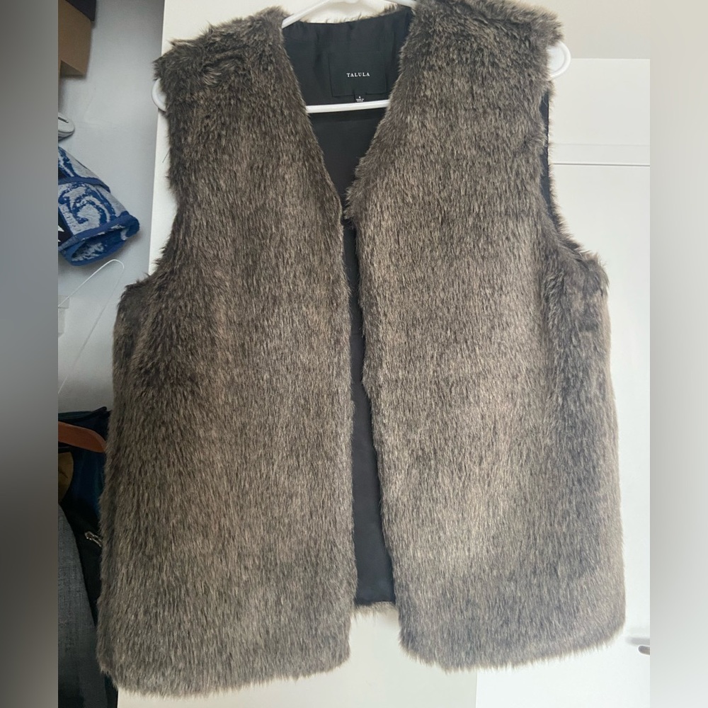 Talula artizia faux fur vest size small
